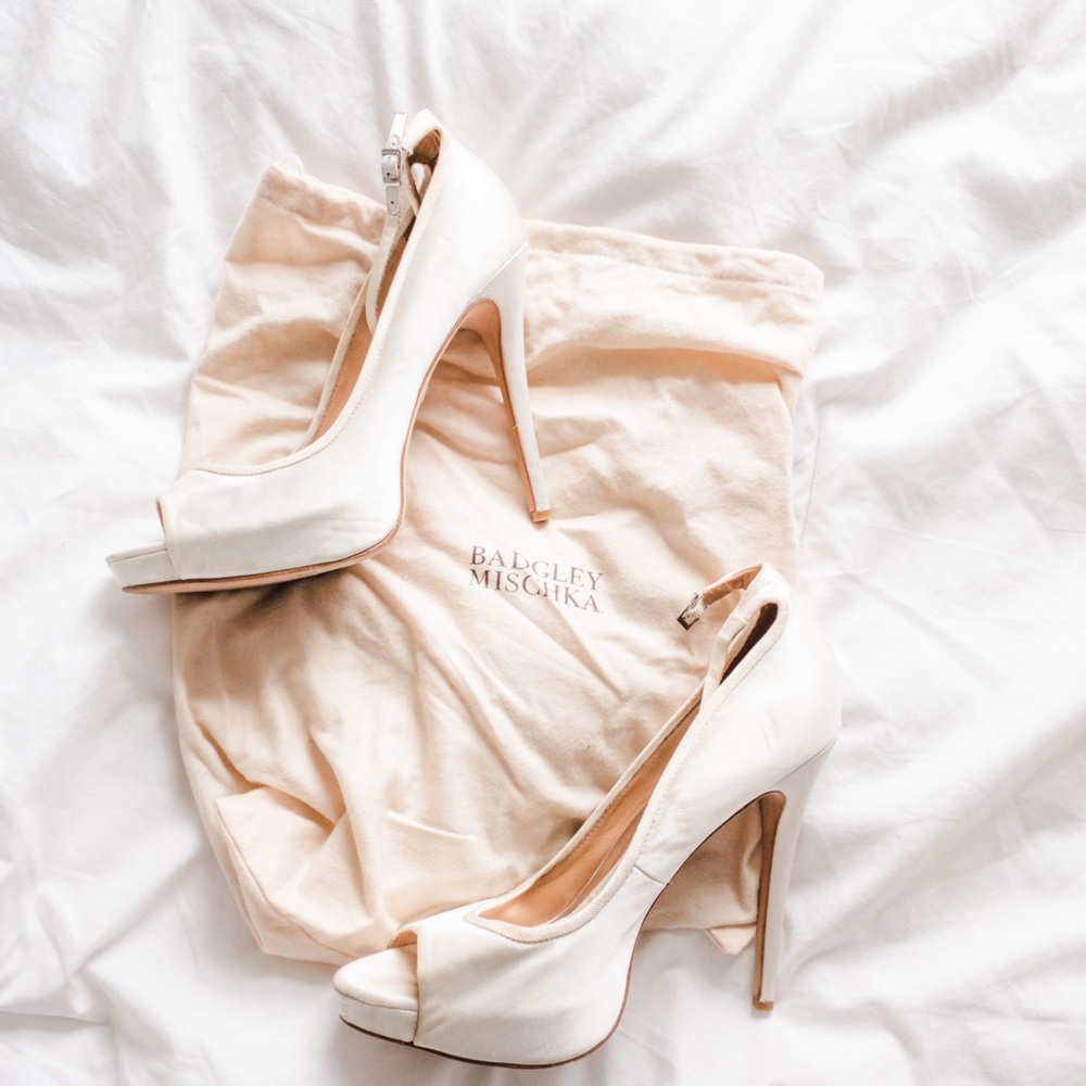 badgley mischka white heels - perfect for wedding